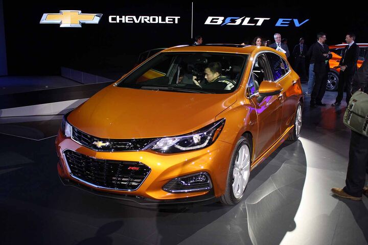 2017 Chevrolet Cruze Hatchback Video, First Look