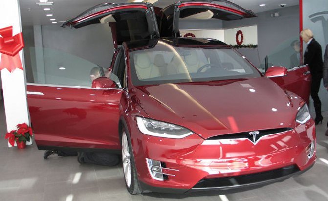 Owner Re-Selling Tesla Model X, Jacks Up Price by $80,000