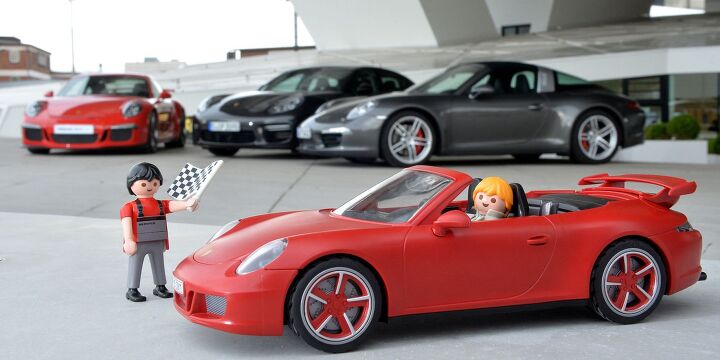 This Porsche 911 Carrera S Toy Offers Amazing Detail
