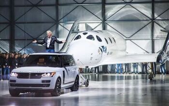 News Flash: A Range Rover Can Tow a Spaceship