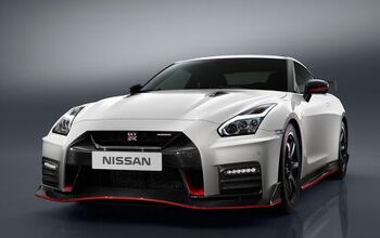 2017 Nissan GT-R NISMO Debuts With Same Horsepower, Revised Styling