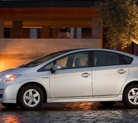 Toyota Prius, Lexus CT Recalled for Airbag Issue