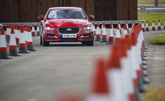 Jaguar's Fleet of Self-Driving Test Cars Will Start Hitting UK Roads This Year
