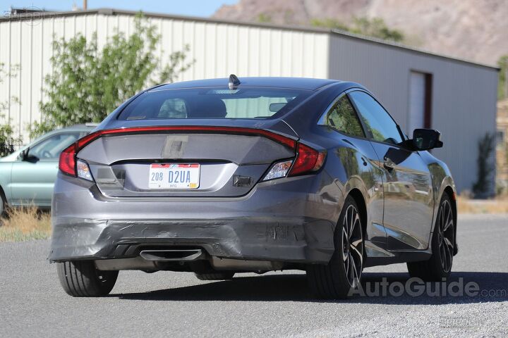 Next-gen Honda Civic Si Spied With Almost No Camouflage