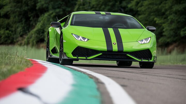 Lamborghini Huracan Dressed Up With New Appearance Packages