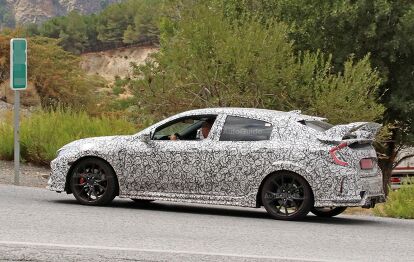 New Honda Civic Type R Spy Photos Show Off Aggressive Front End ...