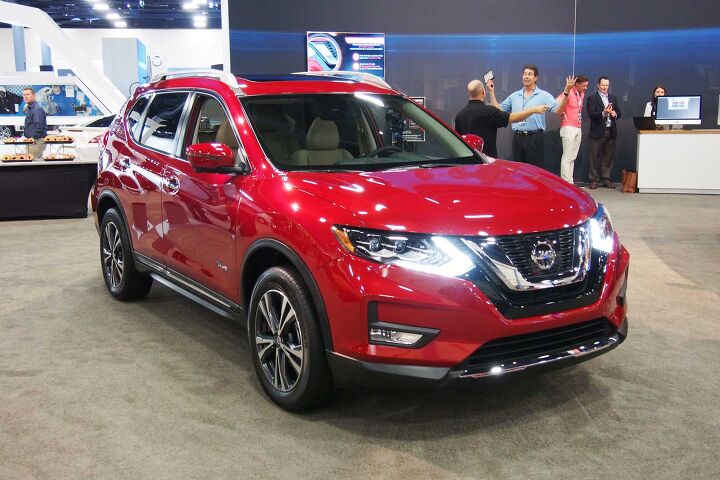 2017 Nissan Rogue Hybrid Amps-Up Efficiency