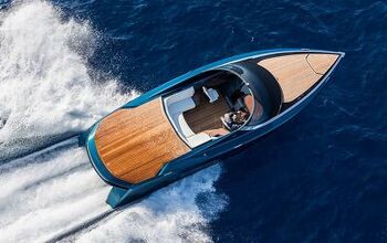 Aston Martin AM37 Goes Powerboating With 1,000 HP