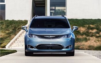 2017 Chrysler Pacifica Hybrid Carries Steep Price Premium