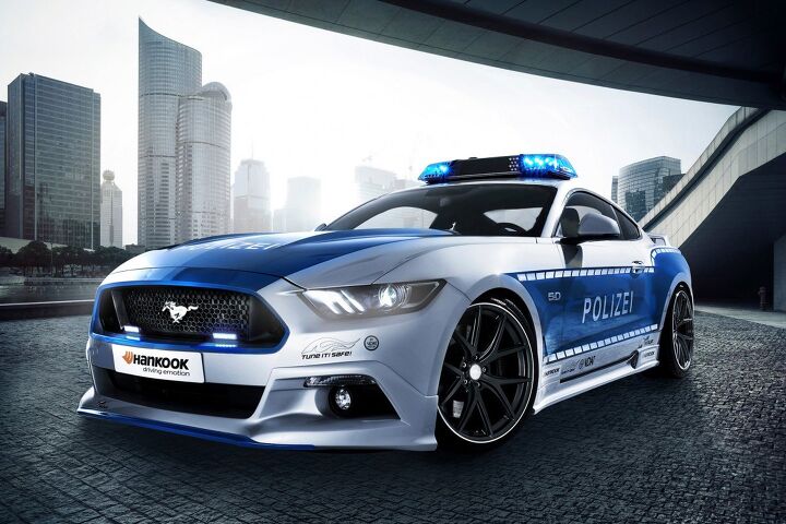 Ford Mustang Looks Just Right Wearing a Police Uniform