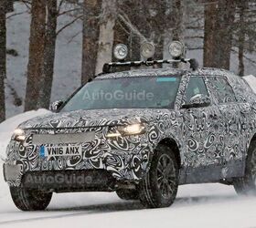 Range Rover Sport Coupe Mule Goes Testing on Snowy Trails