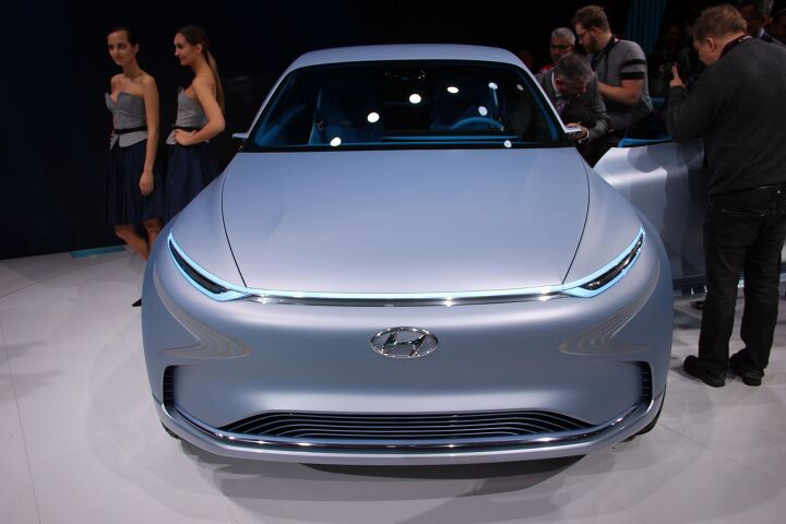Hyundai FE Fuel Cell Concept Has Nearly 500 Miles of Range
