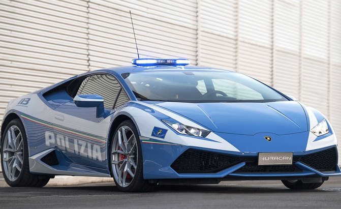 New Lamborghini Huracan Reports for Duty With Italian Police