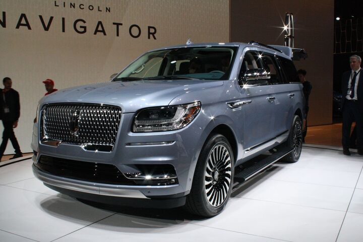 2018 Lincoln Navigator Redefines Large Luxury SUVs