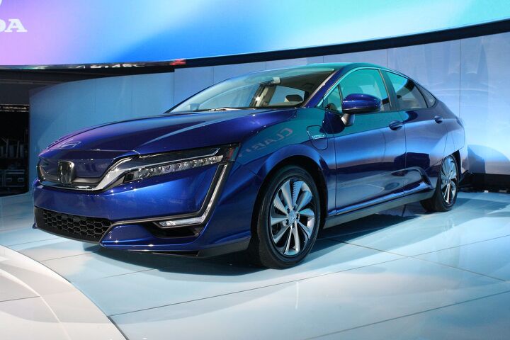 Honda Clarity Now Available as a Fully Electric and Plug-In Hybrid Model