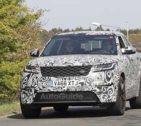 Range Rover Velar SVR Spied Playing With a Friend