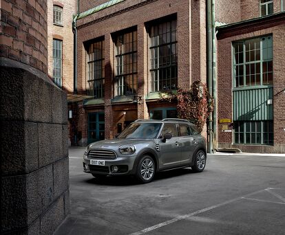 MINI Adds New Tech Features and Interior Updates to Lineup | AutoGuide.com