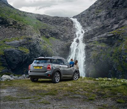 MINI Adds New Tech Features and Interior Updates to Lineup | AutoGuide.com