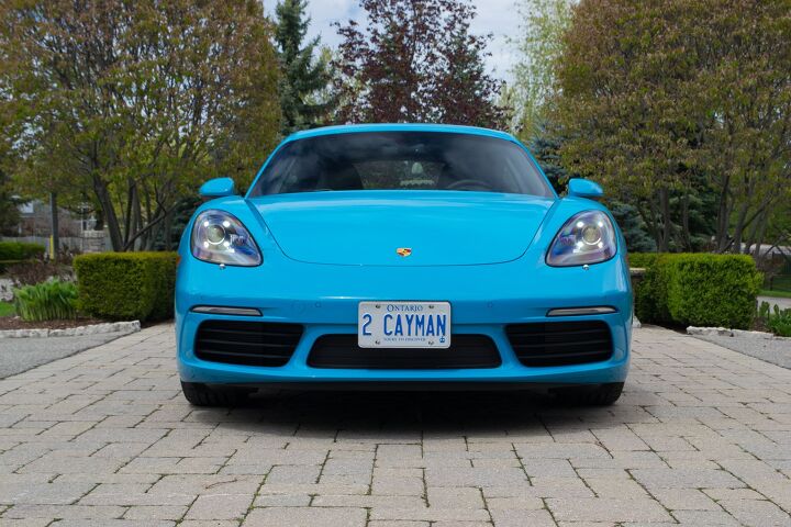 5 Pros and Cons for Commuting in a Porsche Cayman