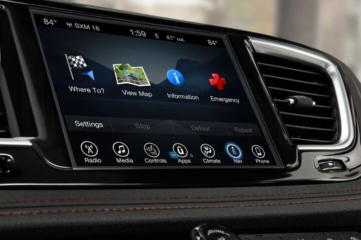The Digital Information Display and the Uconnect(R) touchscreen puts everything at your fingertips.