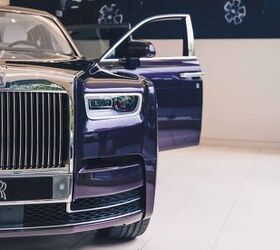 RollsRoyce Phantom SWB 2018 Седан Belladonna Purple Фиолетовый  Белладонна цвет салона Black  Purple Silk Черный  Фиолетовый Шелк   Новые в наличии  Купить у официального дилера RollsRoyce Motor Cars Moscow