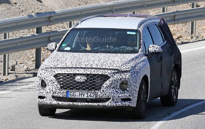 New Hyundai Santa Fe Ditches Some Camo in Latest Spy Shots
