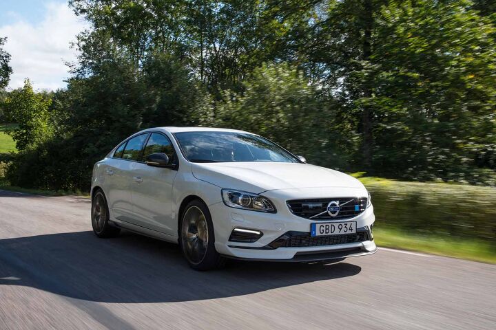 Volvo Adds Carbon Components to 2018 S60 and V60 Polestar