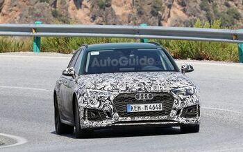 Audi RS4 Avant Spied Shedding a Bit of Camouflage Before Its Debut