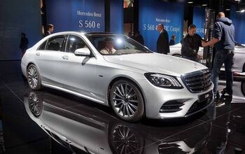 Mercedes-Benz S 560e Plug-In Arrives With 30-Mile Electric Range