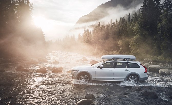 Volvo Introduces the V90 Cross Country Ocean Race