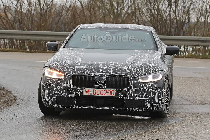 2019 BMW 8 Series Spied With Its Production Sheet Metal on Display