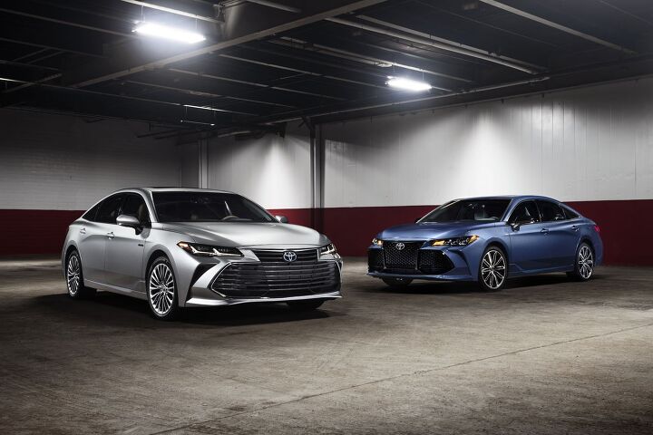 Brand New 2019 Toyota Avalon Debuts: 5 Things You Need to Know
