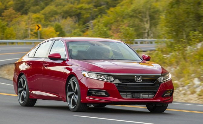 2018 Honda Accord, Chrysler Pacifica Win Canadian Car of the Year Awards