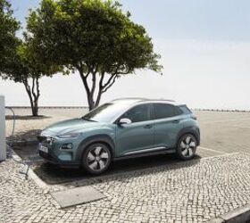 Hyundai Kona Electric Debuts With 298 Miles of Driving Range