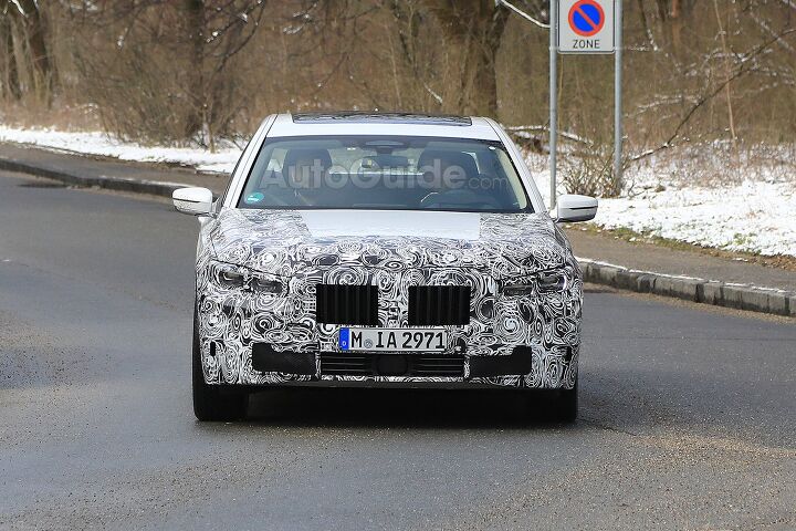New Spy Photos Reveal More Details on Refreshed BMW 7 Series