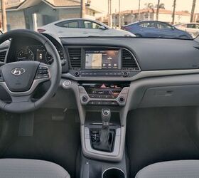 2018 Hyundai Elantra Pros and Cons