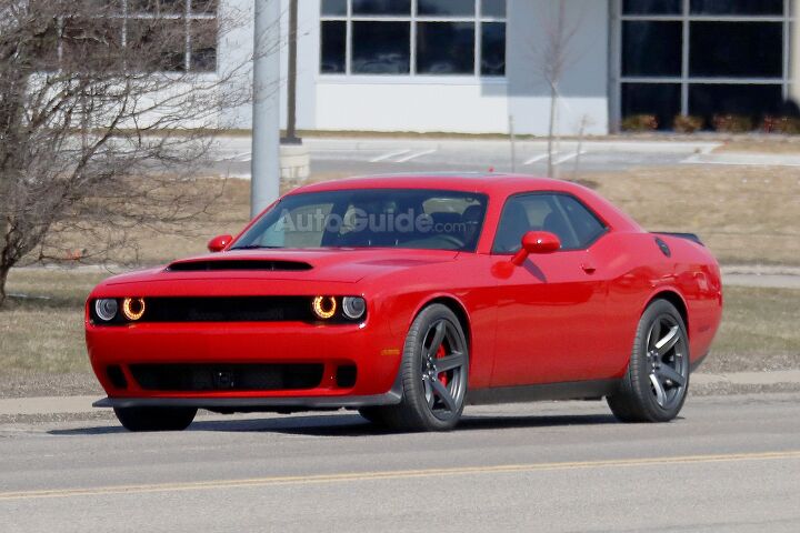 More Proof the Dodge Challenger Hellcat is Getting a Drag Pack