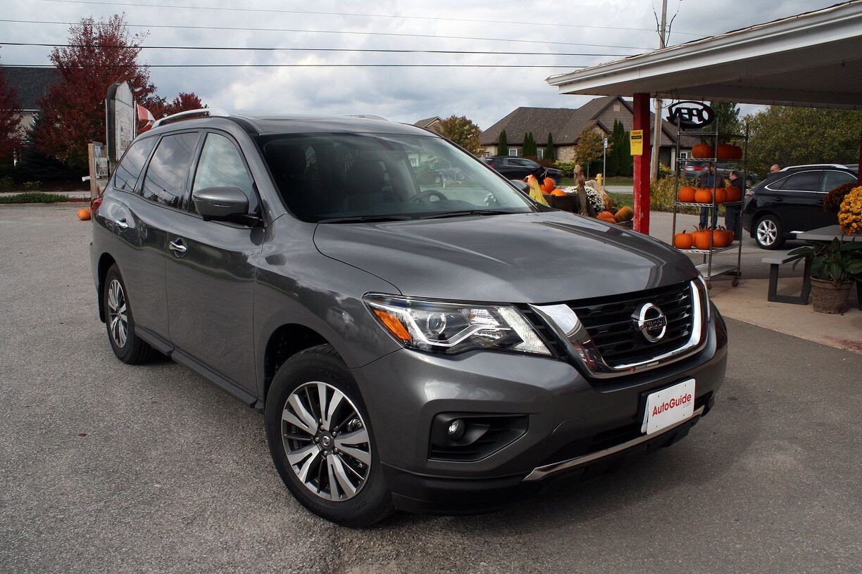 Common Nissan Pathfinder Problems | AutoGuide.com
