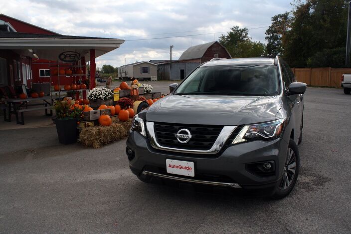 Common Nissan Pathfinder Problems | AutoGuide.com