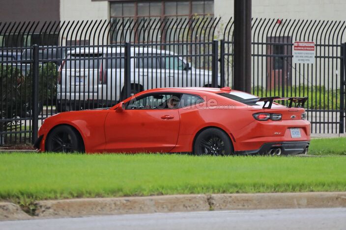 Camero Rear View 2019 Camaro ZL1 1LE Shows Off New Rear End, Mirror Cam in Spy Pics ...