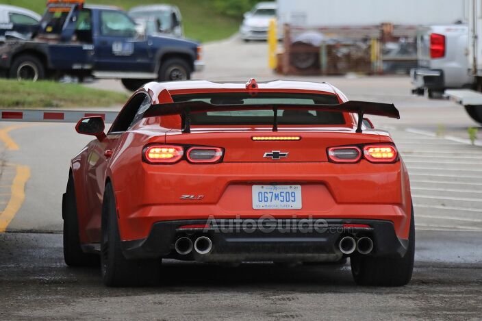 Camero Rear View 2019 Camaro ZL1 1LE Shows Off New Rear End, Mirror Cam in Spy Pics ...