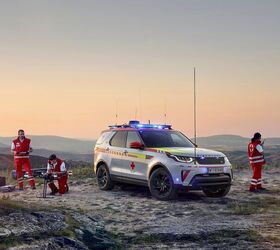 Land Rover Discovery Joins Red Cross Emergency Fleet