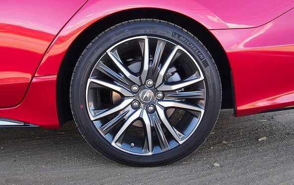 Rear Wheel Steering: How (and Why) Does It Work? | AutoGuide.com