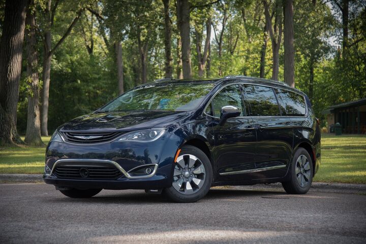 7 Things to Know About the Chrysler Pacifica Hybrid