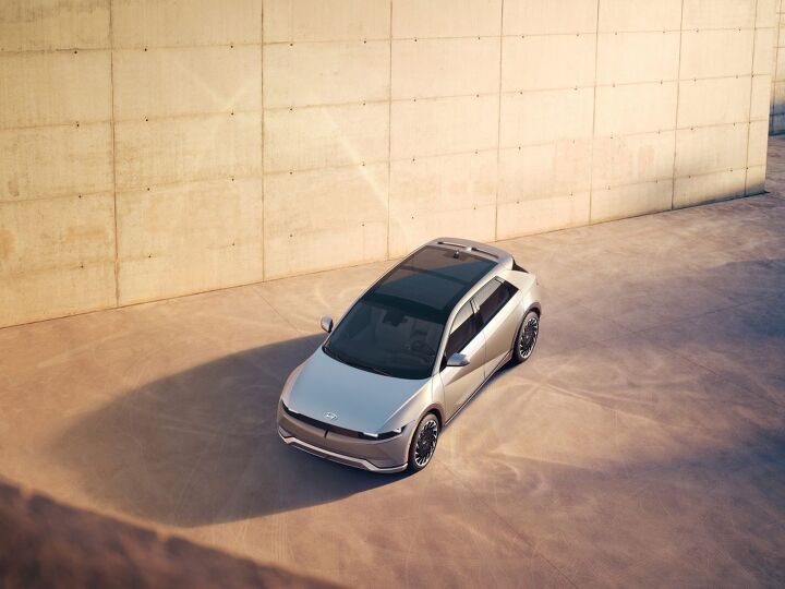 2022 Hyundai Ioniq 5 EV Keeps Funky Concept Looks, 300-Mile Range