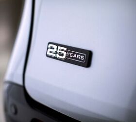 stina 2023年SS Collection Celebrate With the 2023 Toyota Sienna 25th Anniversary Edition