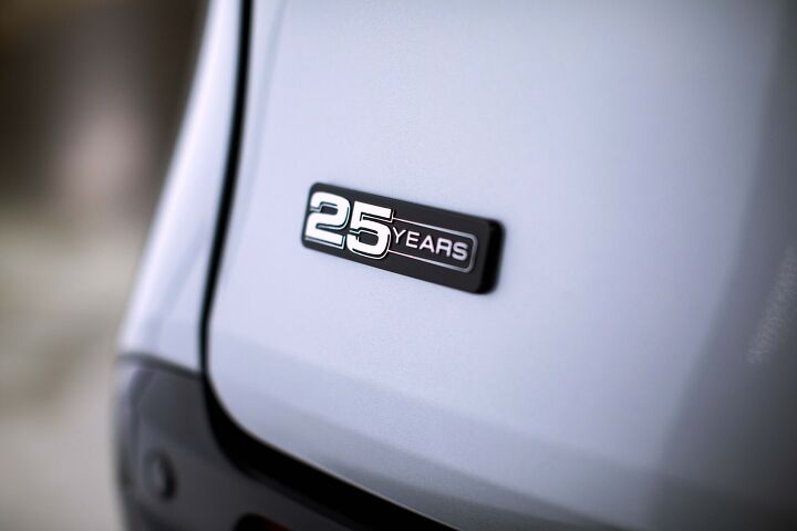 2023 toyota sienna 25th anniversary edition celebrates quarter century of minivan