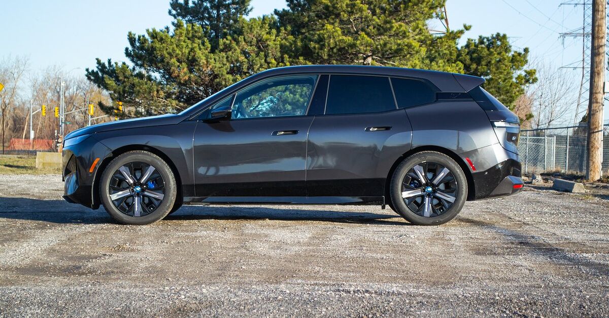 BMW IX – Review, Specs, Pricing, Features, Videos and More | AutoGuide.com