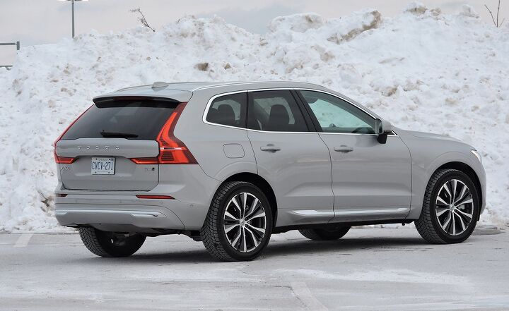 2022 volvo xc60 b6 awd review doing things differently