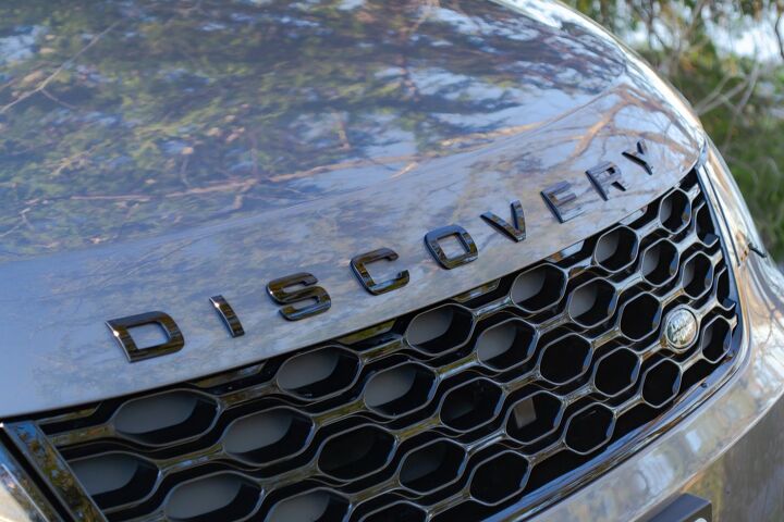 2022 land rover discovery review unsung hero